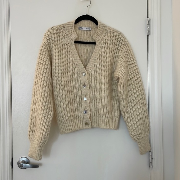 Zara Sweaters - NWOT Zara Cardigan Size S!!